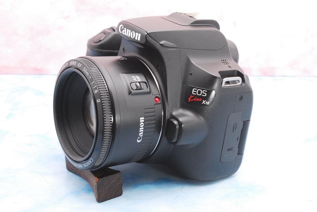 Canon Kiss X10☆一眼レフカメラ☆単焦点＆標準＆超望遠☆バッグ付