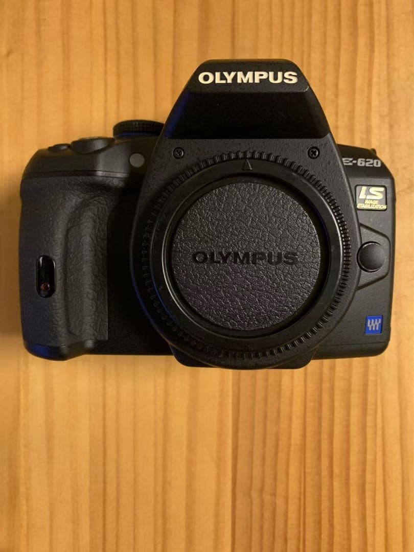 オリンパス製レンズ交換式ライブビューデジタル一眼レフカメラ　E-620