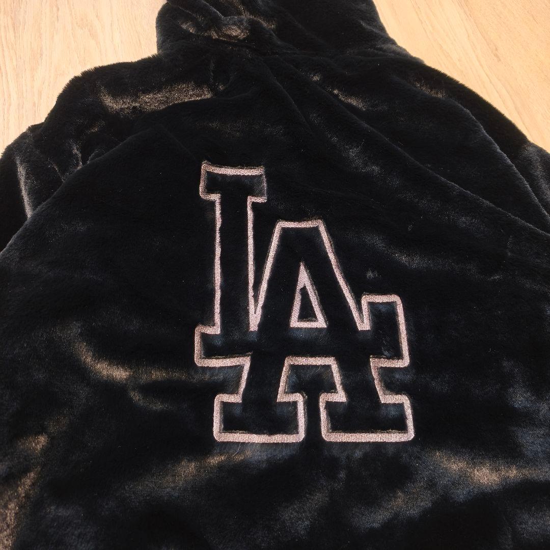 【新品タグ付き】ドジャース　ボアジャケット　ファーブルゾン　MLB