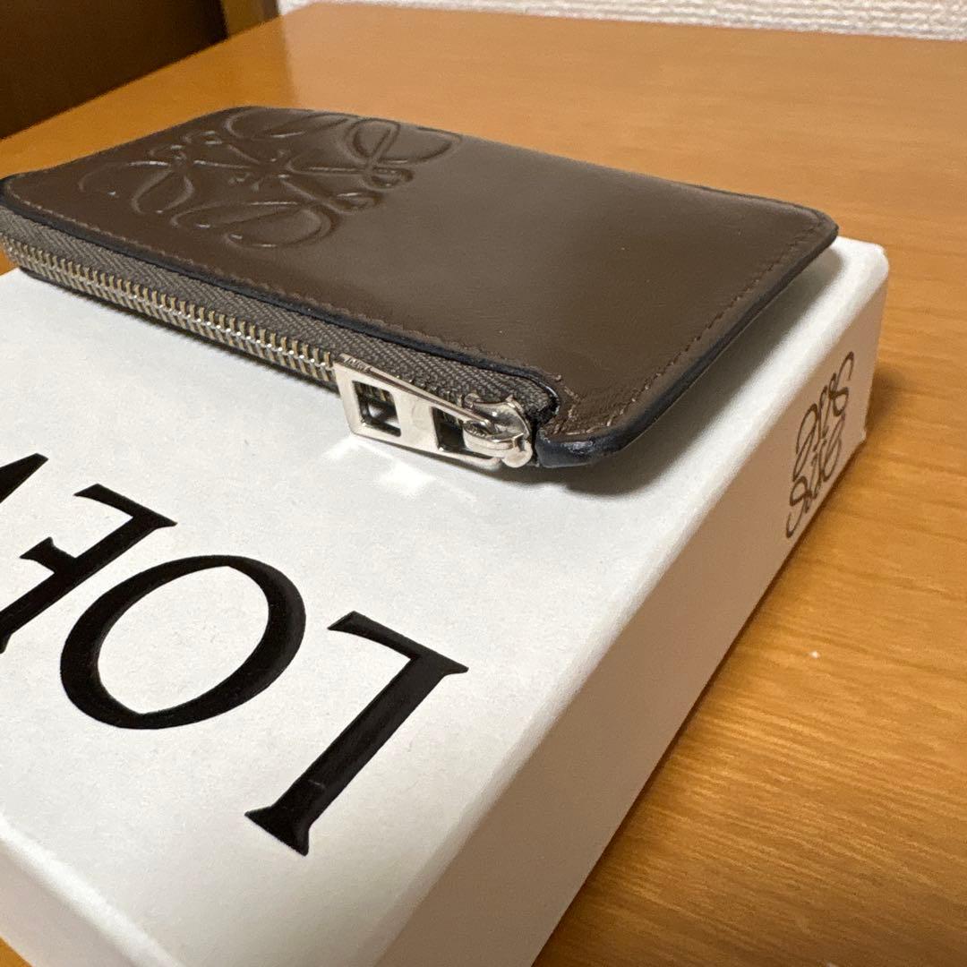 ロエベ ケース アナグラム C500Z40X03 ブラウン LOEWE