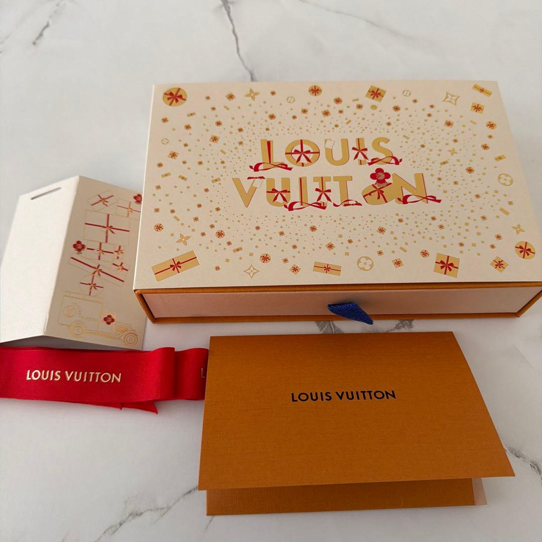 Louis Vuitton ポルトフォイユ・カプシーヌ コンパクト M62157