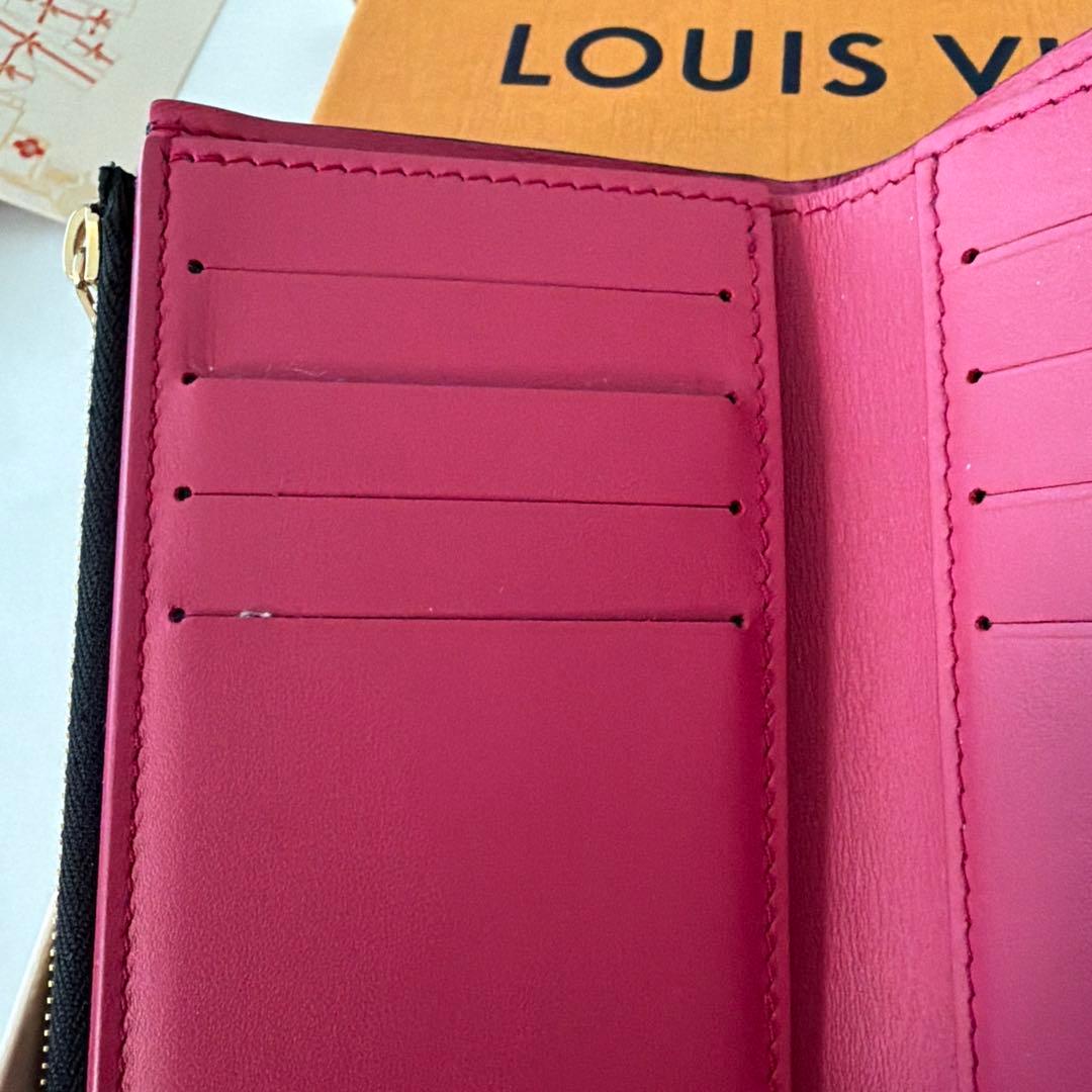 Louis Vuitton ポルトフォイユ・カプシーヌ コンパクト M62157