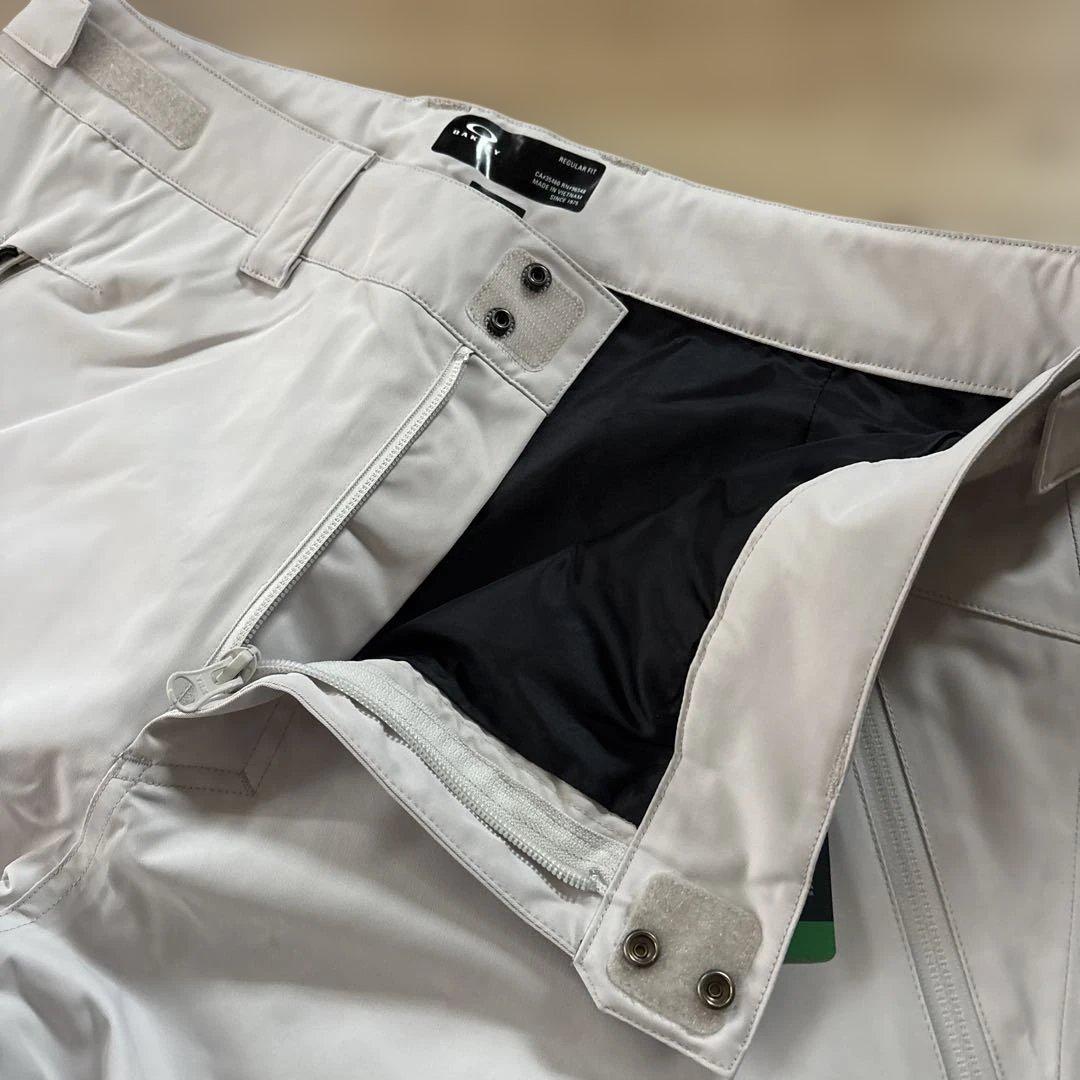 新品　オークリー　メンズ　スノーボードパンツ　オフホワイト　撥水　日本XLサイズ