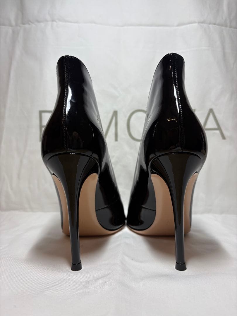 ⭐︎MOMA⭐︎Gianvito Rossi ブラックオープントゥヒール