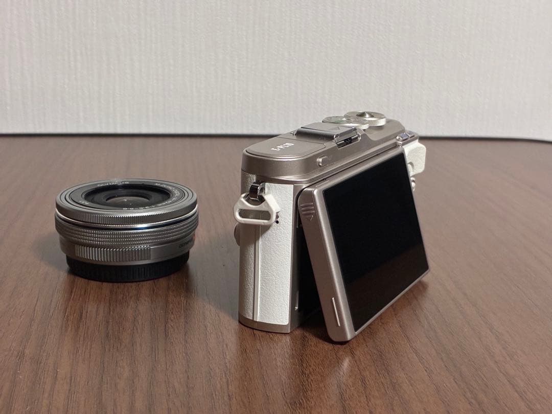 OLYMPUS PEN E-PL10 ホワイト ダブルズームキット
