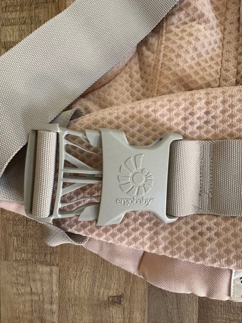 値下げ ergobaby エルゴベビー オムニブリーズ 抱っこ紐 メッシュ