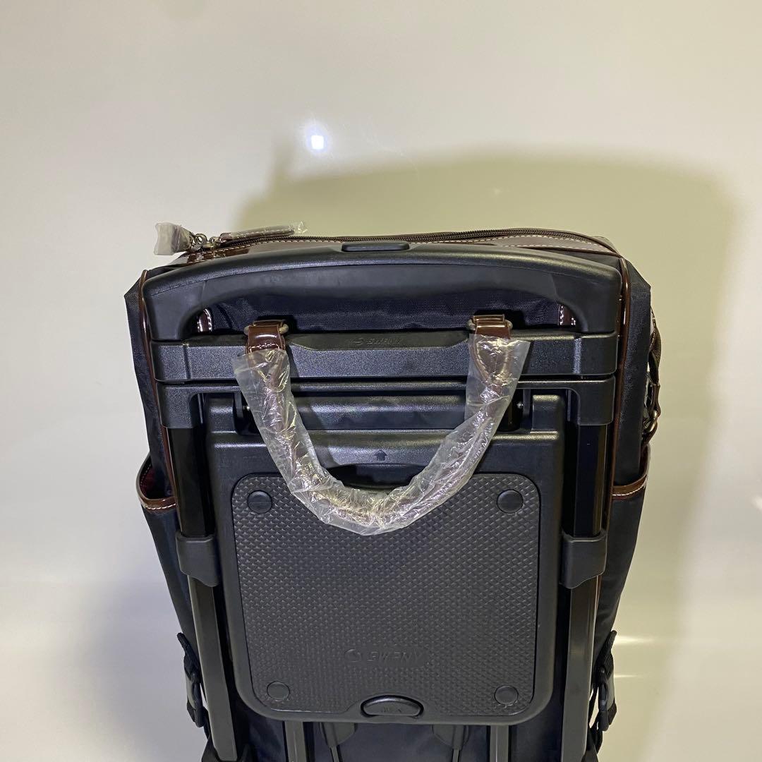 新品・未使用✨スワニー　ルーマII　キャリーバッグ　座面付き　4輪キャスター