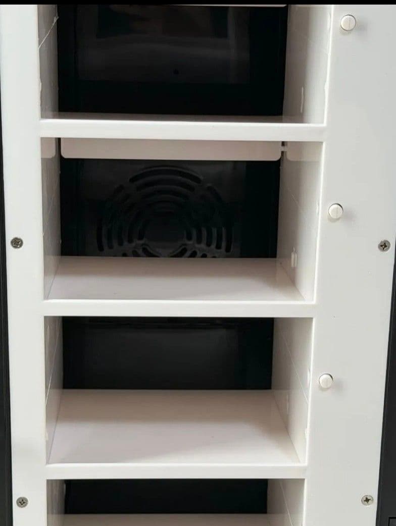 【非売品】 アーモンドアイG1 7勝記念　自動販売機型保冷庫　俺の自販機