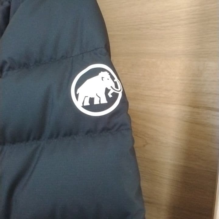 MAMMUT 黒 ダウンジャケット