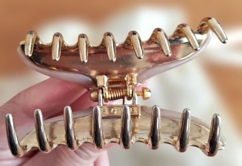 acca ヘアクリップ ベージュ Mサイズ