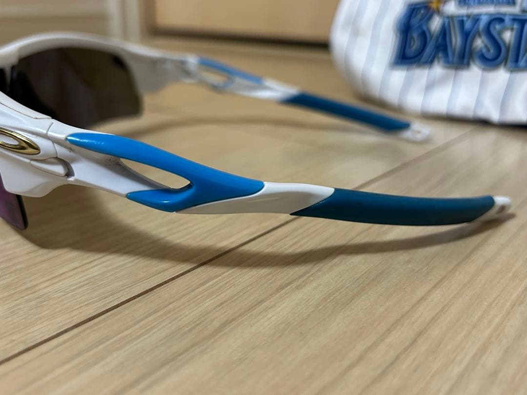 横浜DeNAベイスターズ スポーツサングラス　オークリー