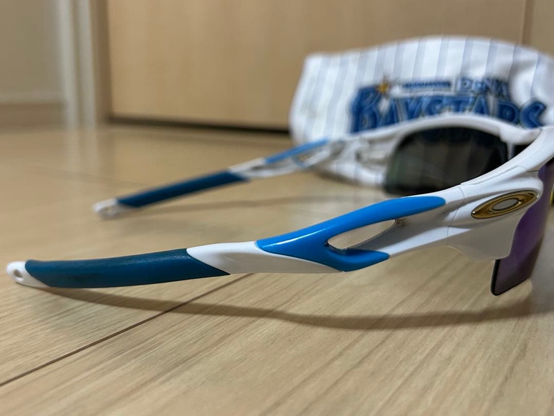 横浜DeNAベイスターズ スポーツサングラス　オークリー