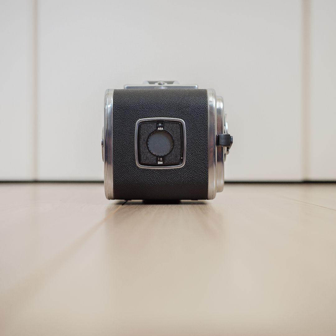 フィルムカメラ 500C/M + Planar T* CF 80mm F2.8