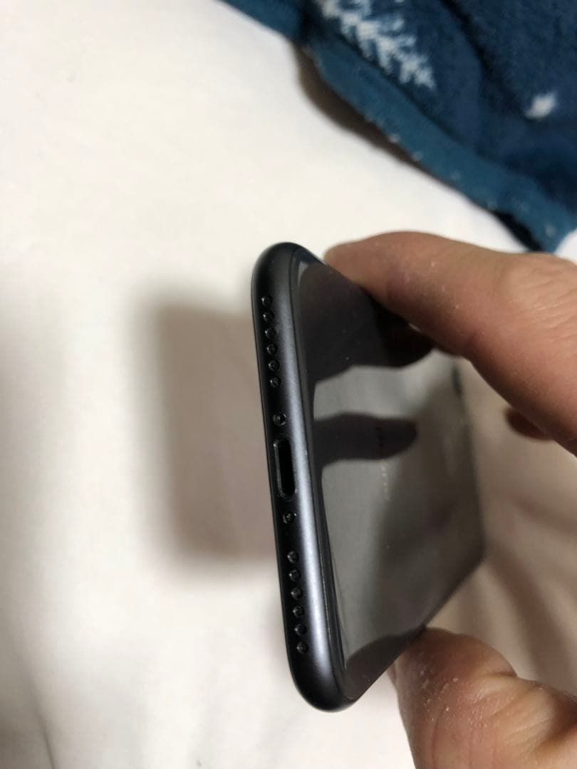 携帯電話本体 IPhone 8. 64 gb