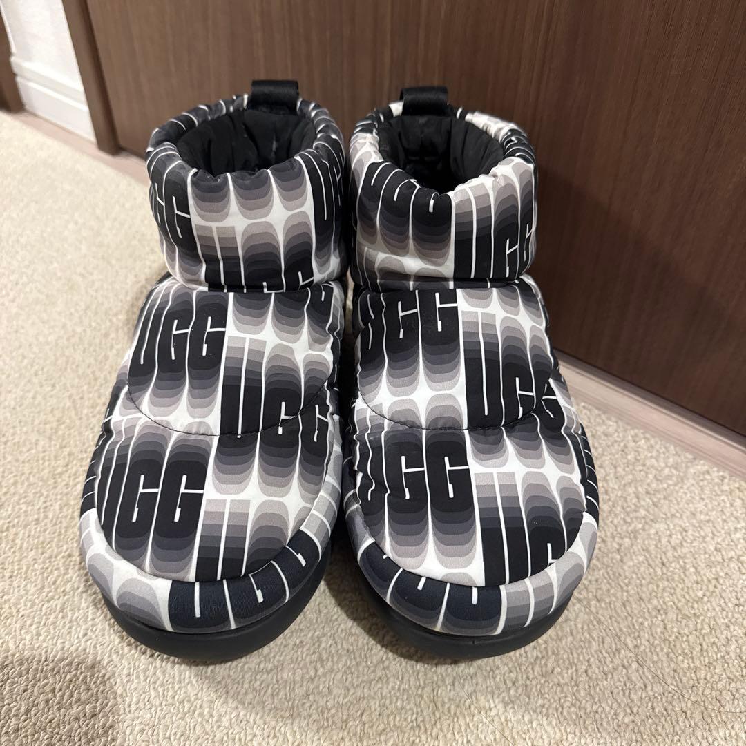 UGG ロゴプリント ショートブーツ