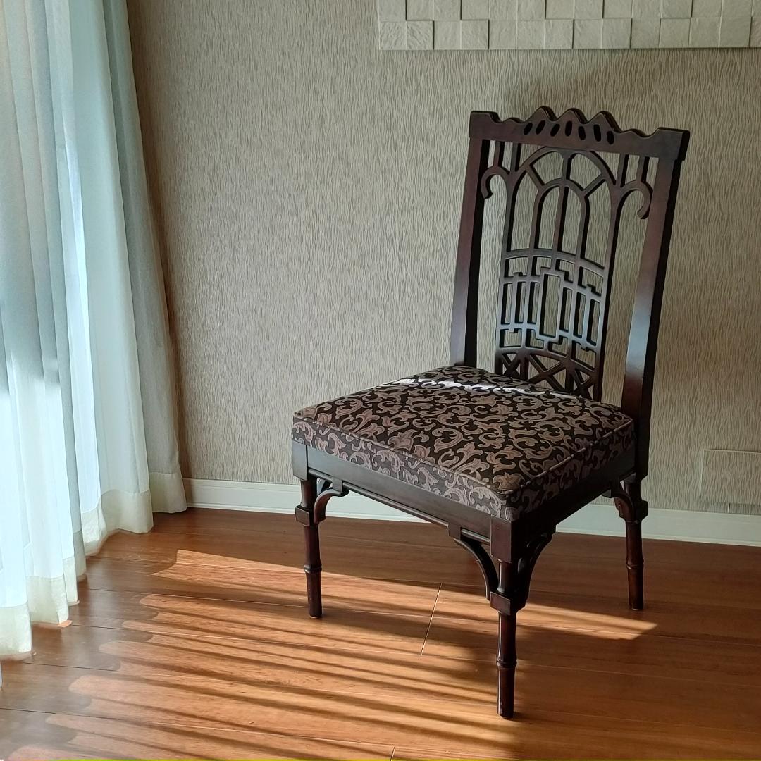 シノワズリ　ヴィンテージチェア　透かし彫り　リビングチェア②