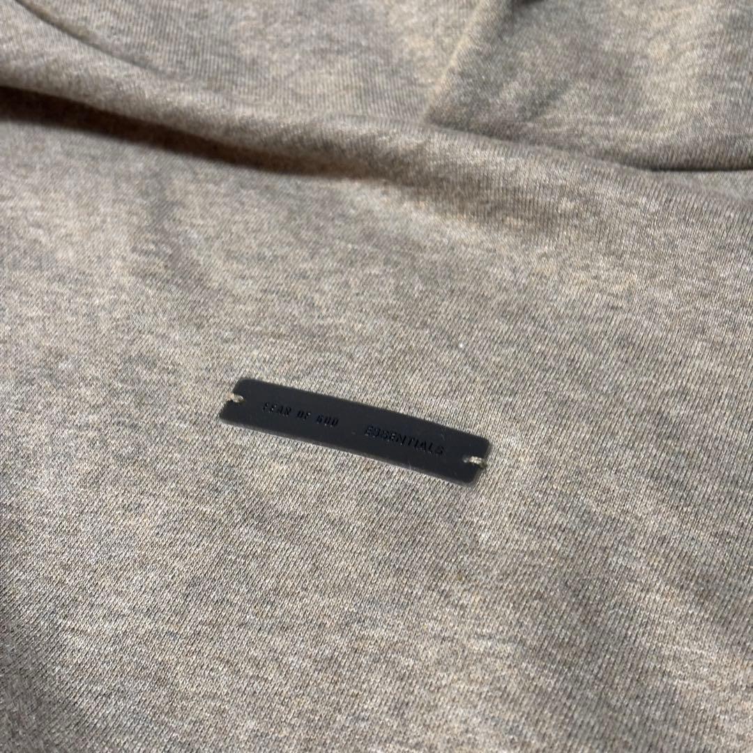 fear of god essentials パーカー 立体ロゴ L