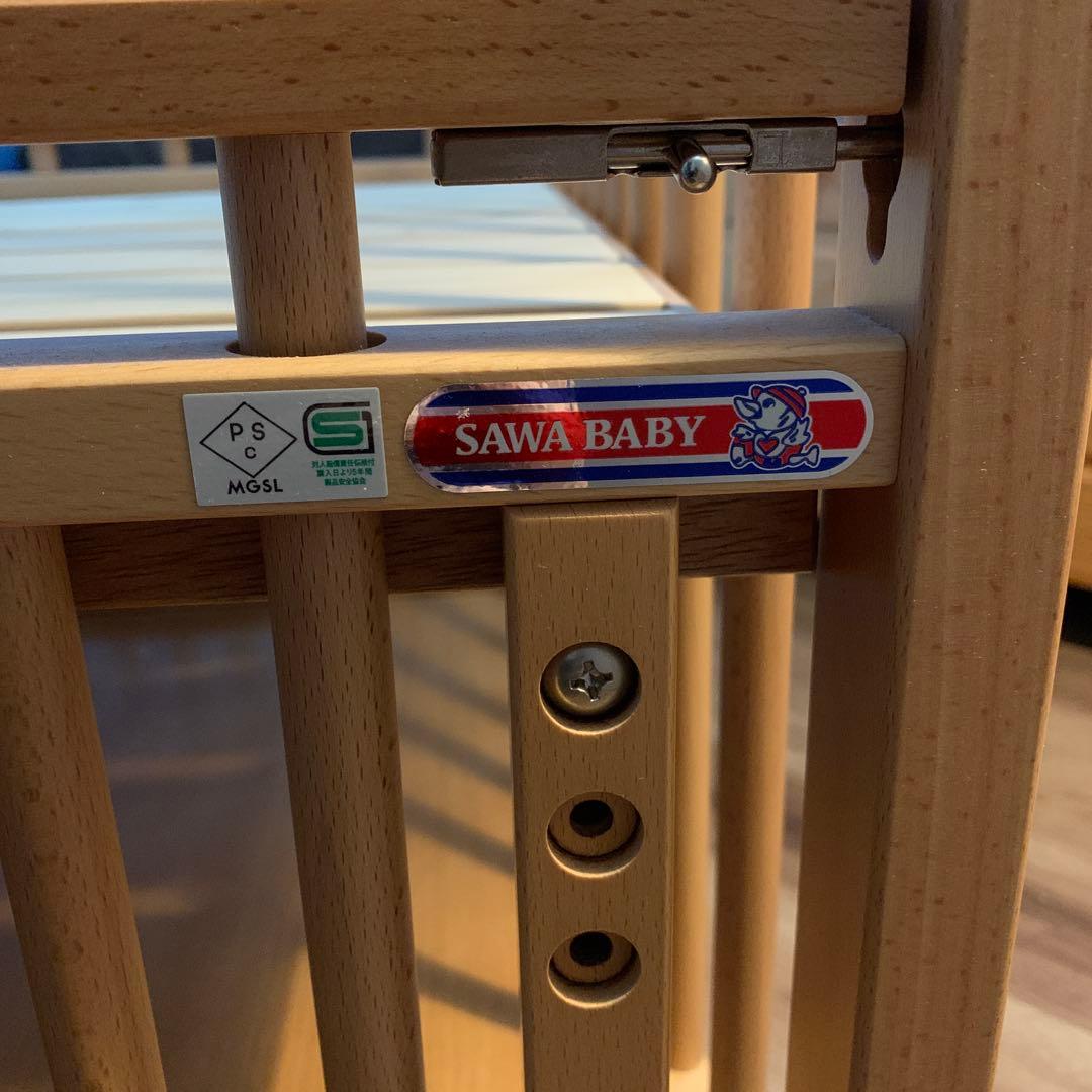 木製ベビーベッド　キャスター付き　添い寝可能　国産ひのき　キッズベッド