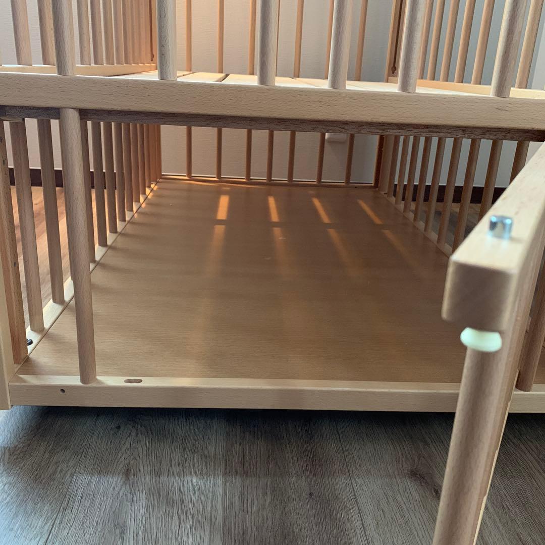 木製ベビーベッド　キャスター付き　添い寝可能　国産ひのき　キッズベッド