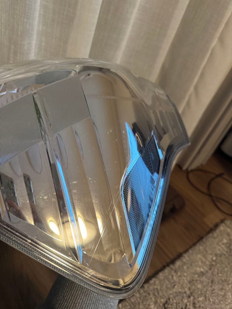 プリウスαテールランプ左