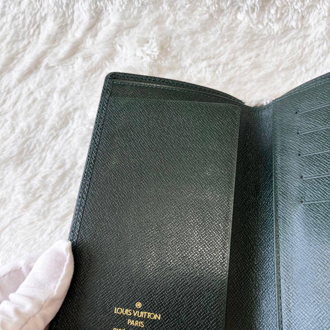 【希少品】ルイヴィトン タイガ エピセア 二つ折り財布 パスポートケース