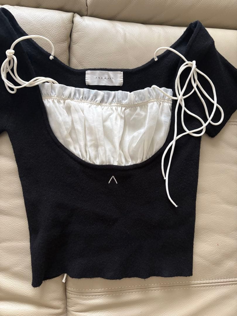 トップス andmary Mew frill tops black
