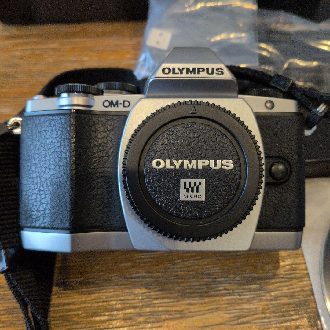 OLYMPUS OM-D E-M10 ミラーレス一眼セット