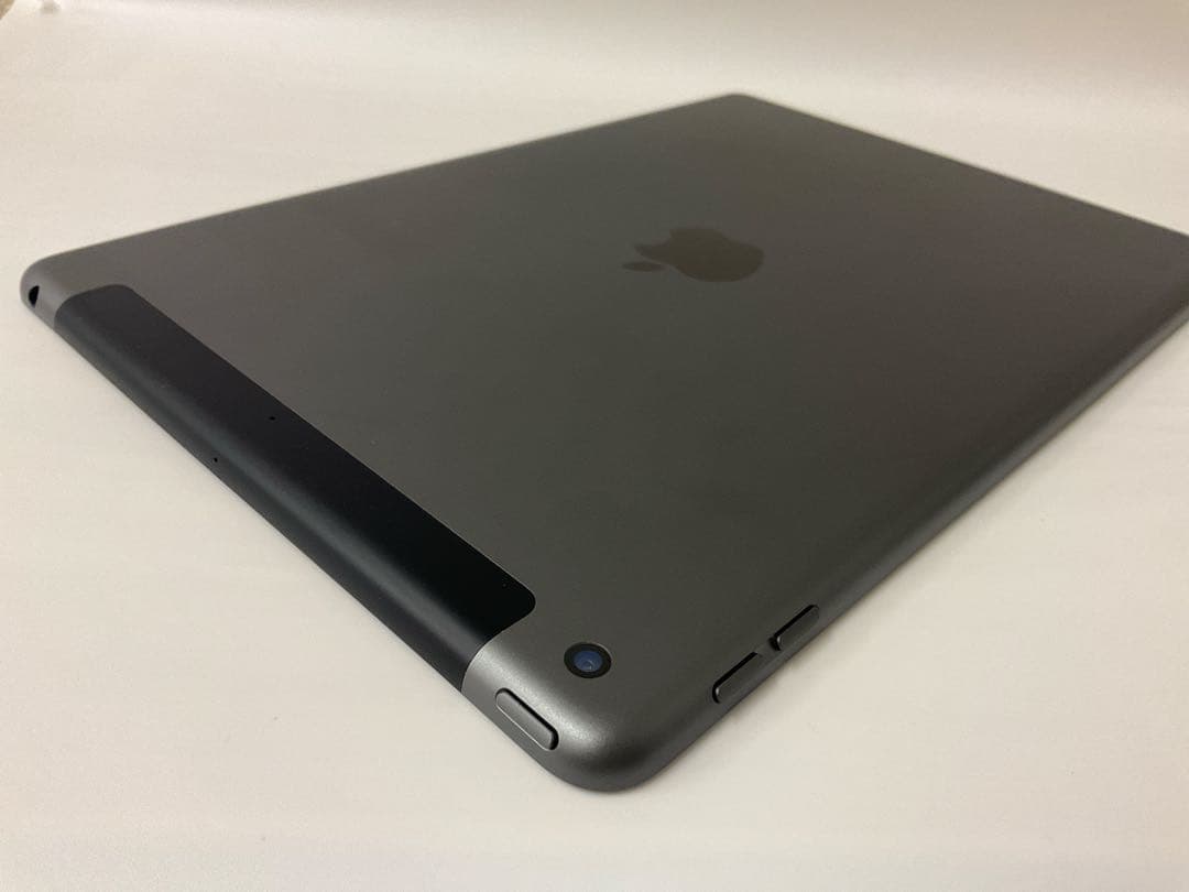 Wtapscendantページ★ 美品IPAD 第8世代 ★ 32GB