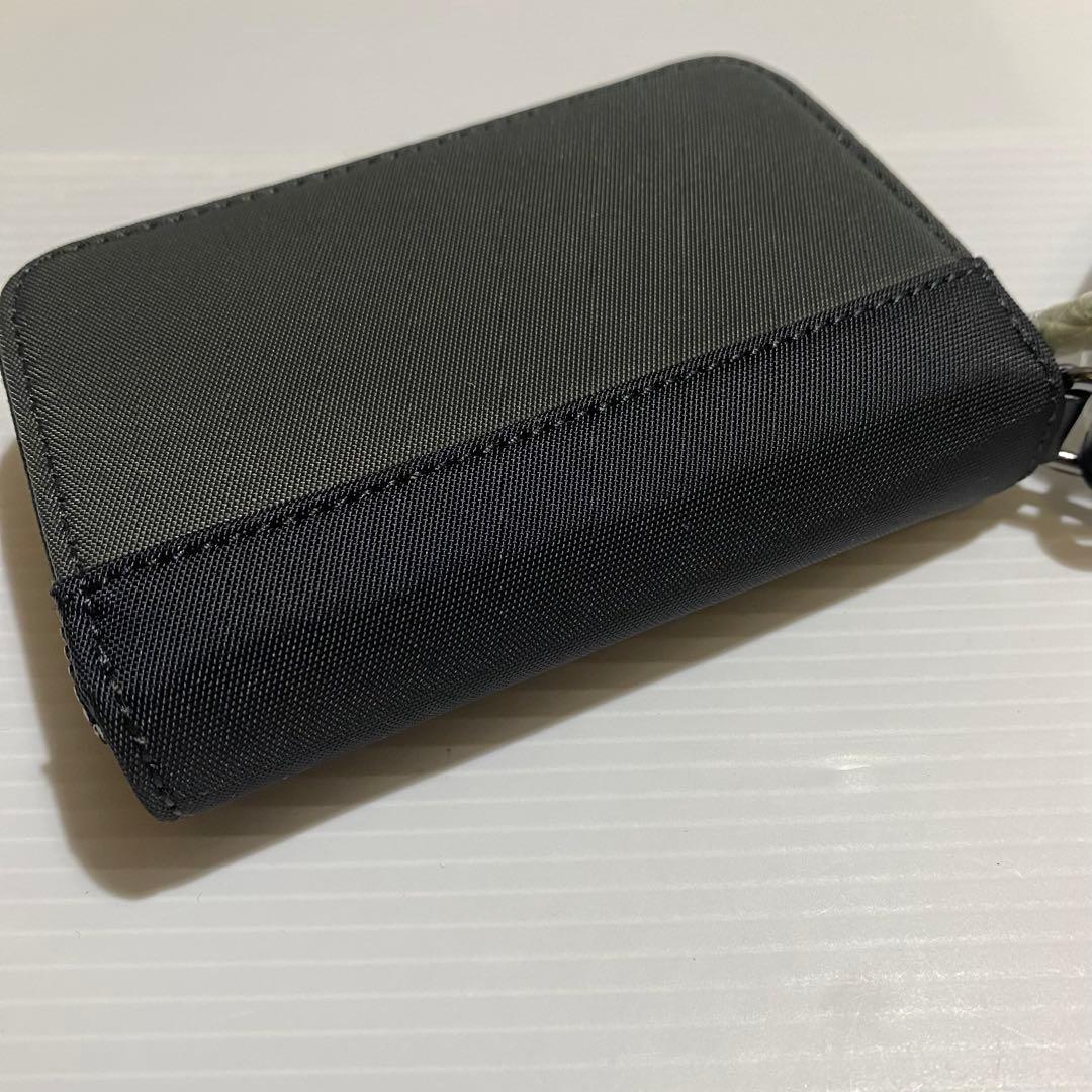 【未使用品】Dsquared2　ロゴジップミニウォレット　ブラック×カーキ