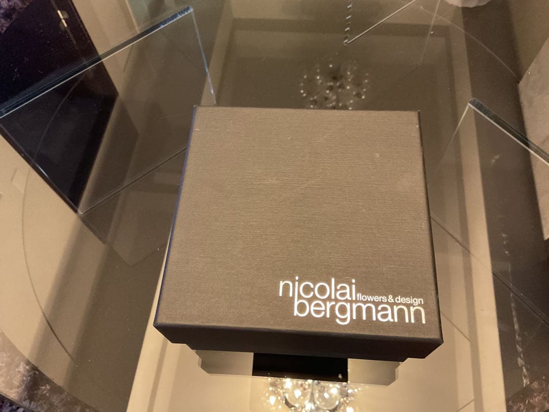 美品　大きいサイズ　ニコライバーグマン プリザーブドフラワー レッドローズ　薔薇