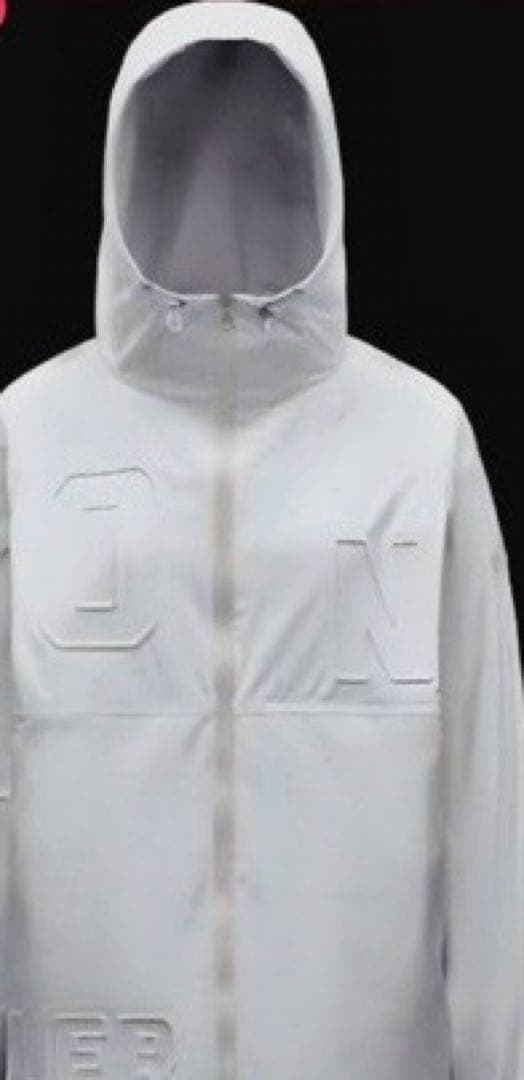 MONCLER 22s オールホワイト ナイロンジャケットブルゾン(売りつくし)