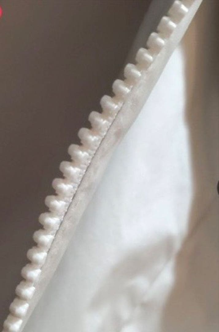 MONCLER 22s オールホワイト ナイロンジャケットブルゾン(売りつくし)