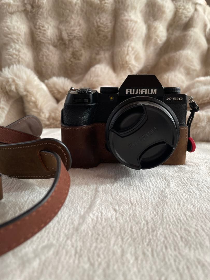 【富士フィルム】 FUJIFILM X-S10 XC15-45mm
