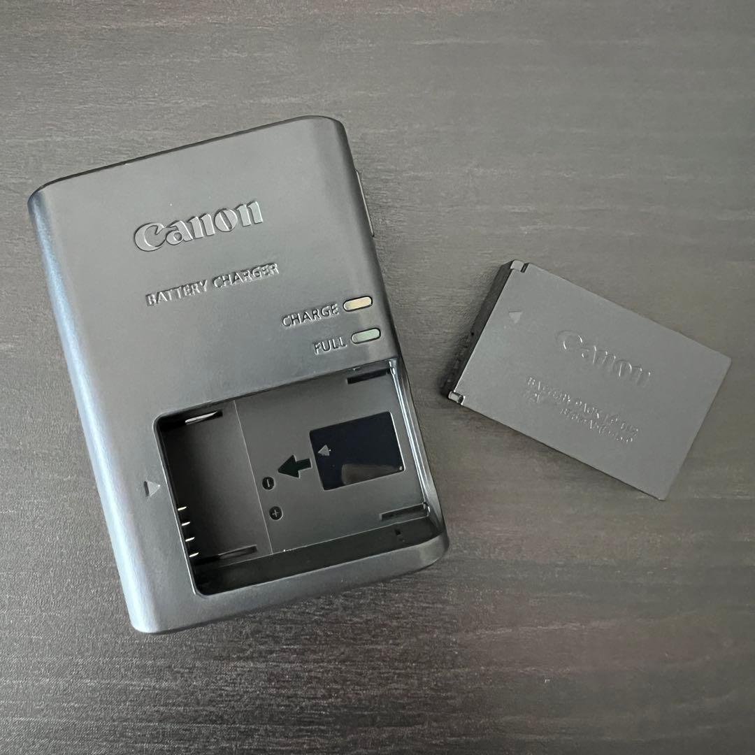 Canon EOS Kiss M2 ダブルレンズキット ミラーレス一眼 ホワイト