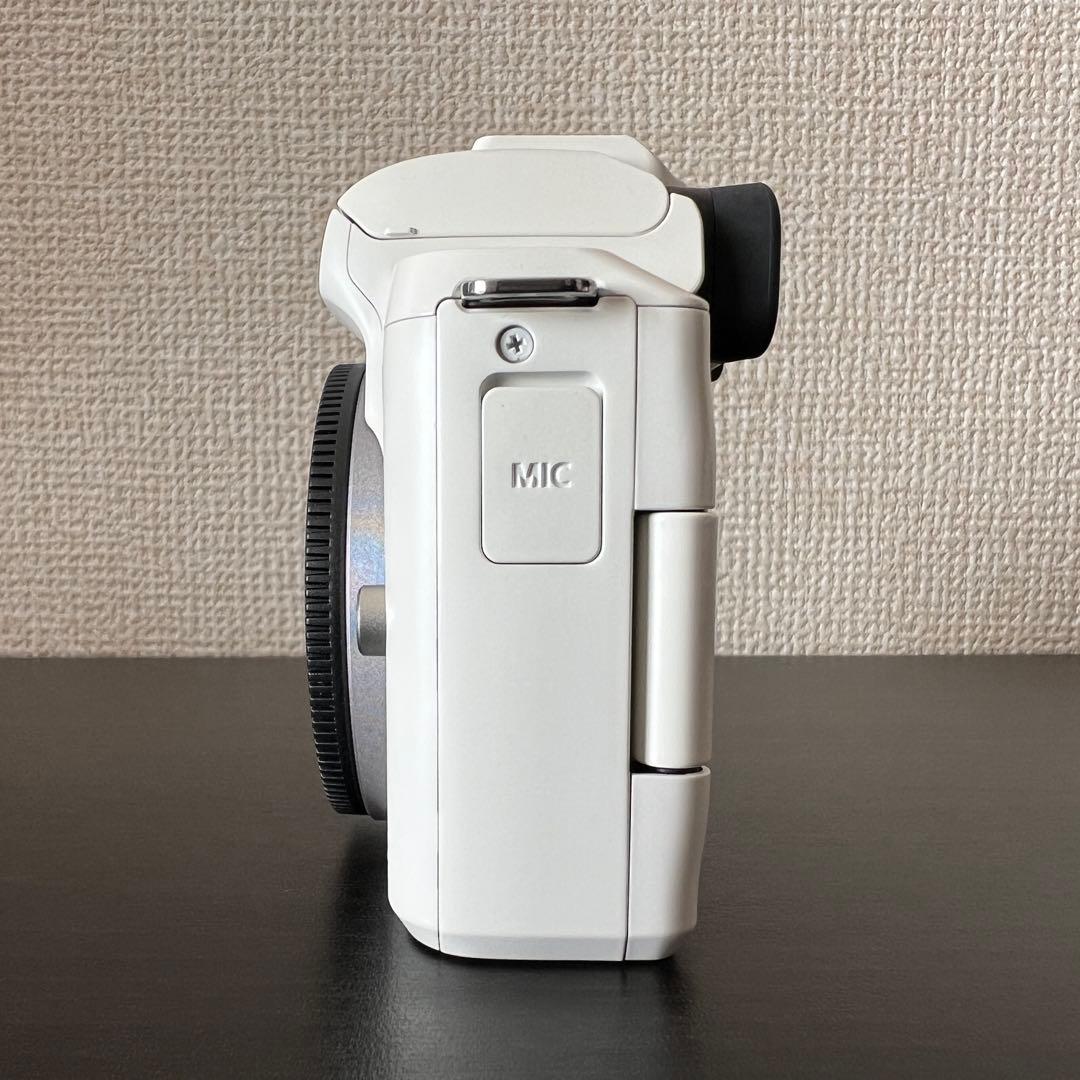 Canon EOS Kiss M2 ダブルレンズキット ミラーレス一眼 ホワイト