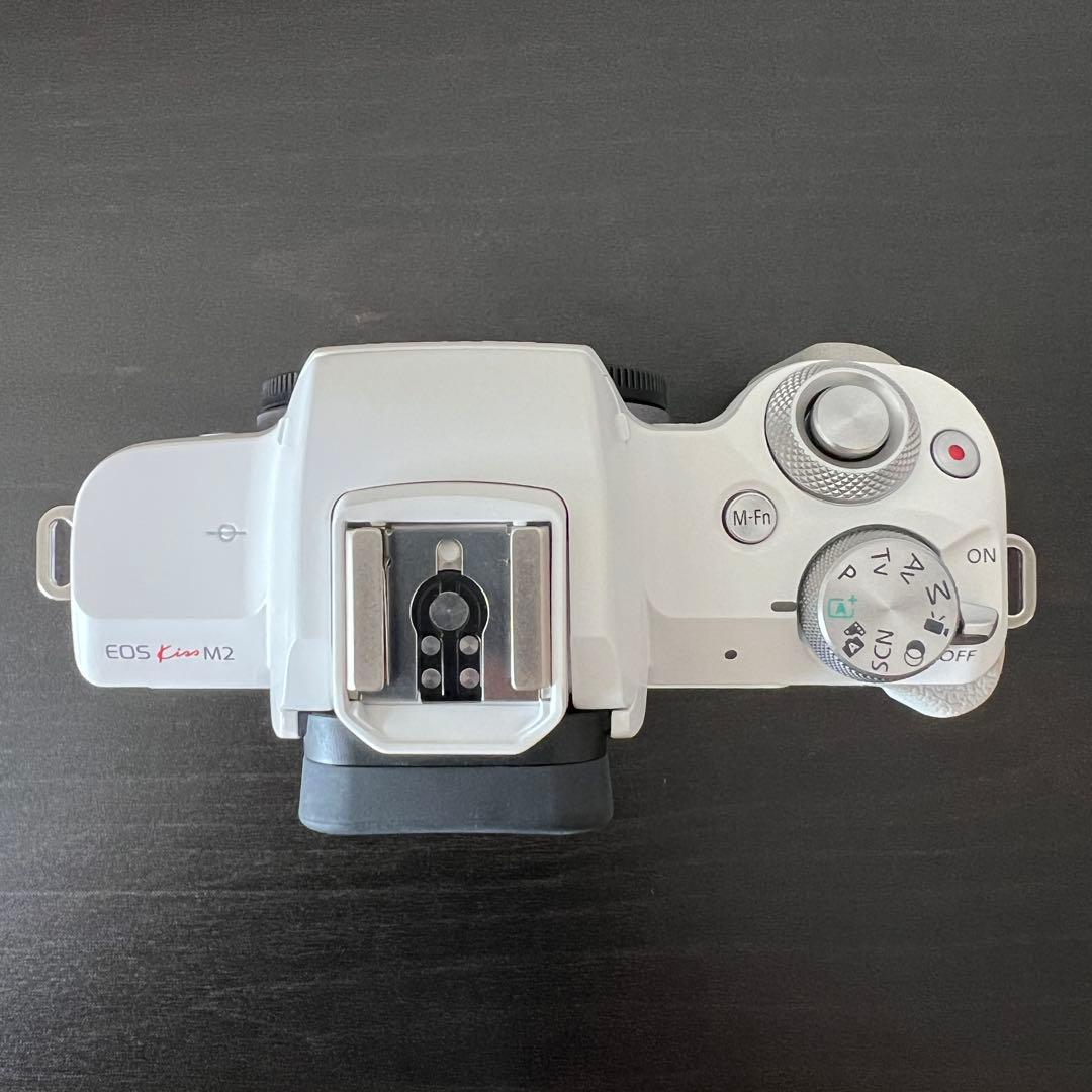 Canon EOS Kiss M2 ダブルレンズキット ミラーレス一眼 ホワイト