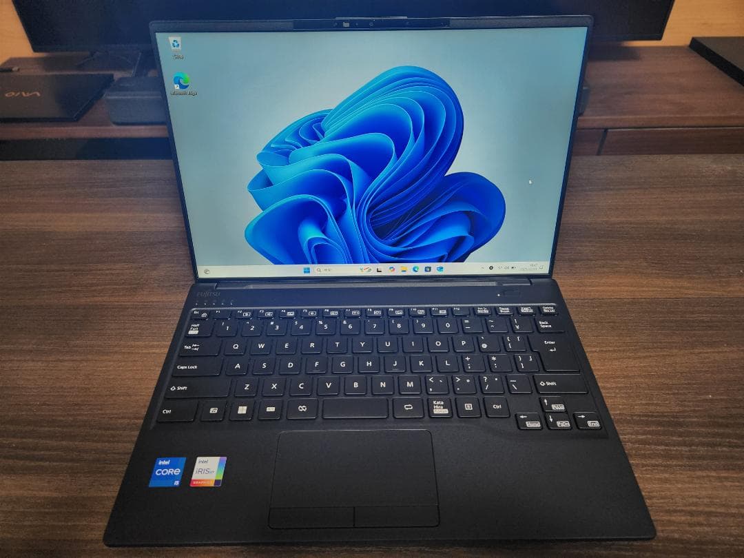 使用少美品 LIFEBOOK UH i5-1335U 16GB Office他