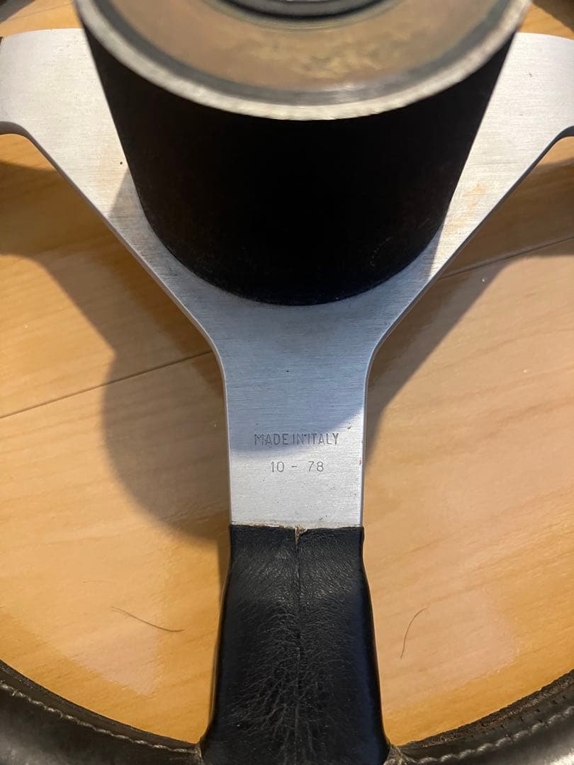 中古 アバルト 35cmパイ ステアリング ハンドル