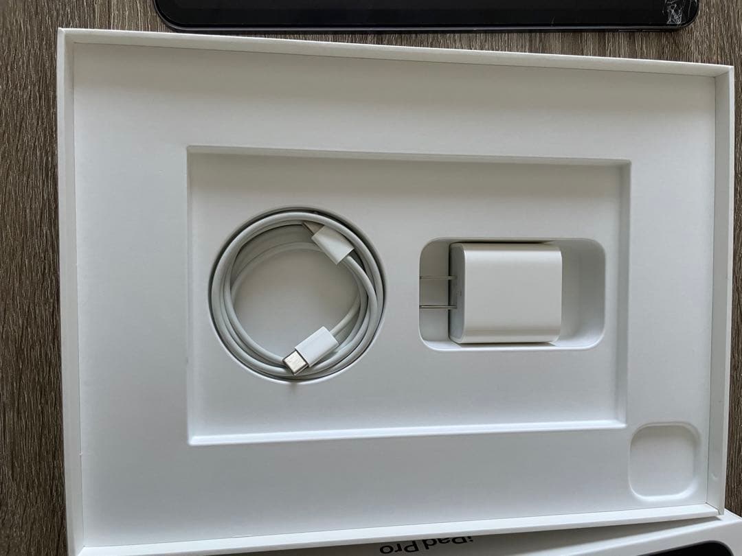 iPad Pro11インチ 第2世代 128GB wifiモデル 画面割れ