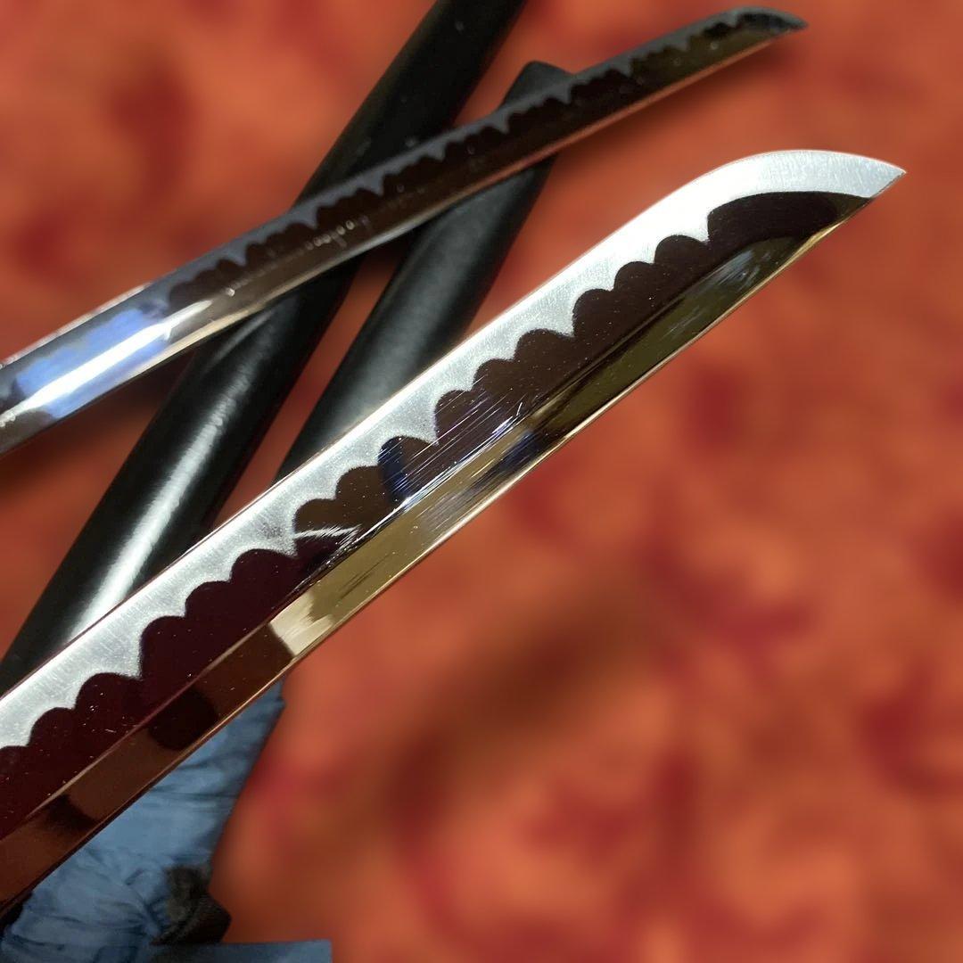 格安模造刀大小2本 黒柄 龍彫透し丸鍔黒梨地鞘(刀袋付)