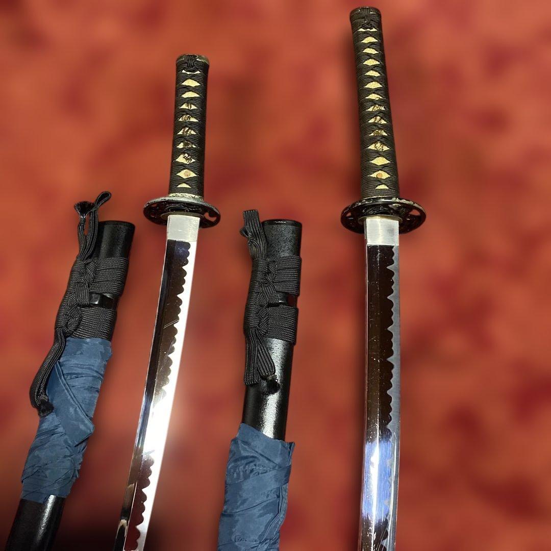 格安模造刀大小2本 黒柄 龍彫透し丸鍔黒梨地鞘(刀袋付)