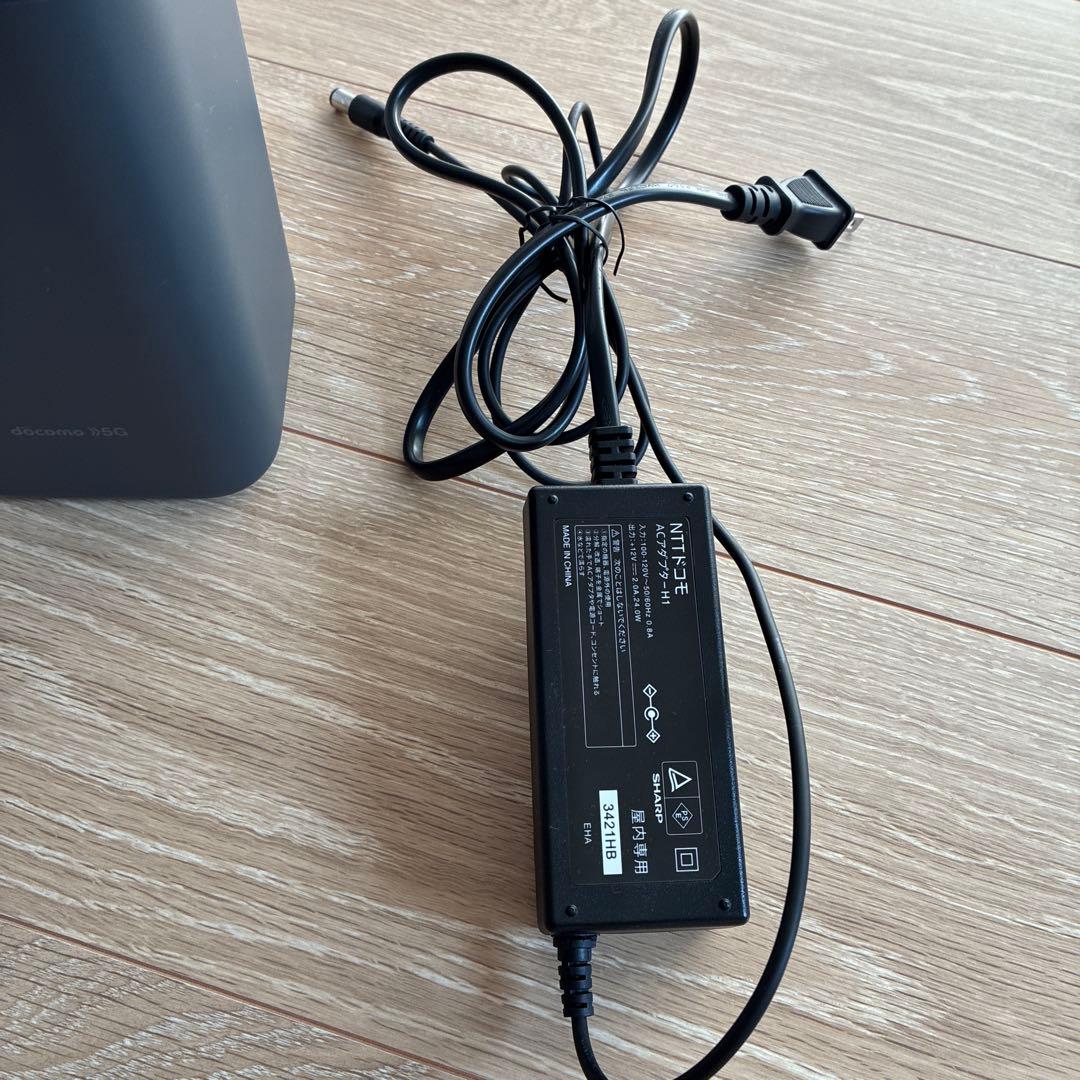 docomo 5Gルーター 本体 ACアダプター付き