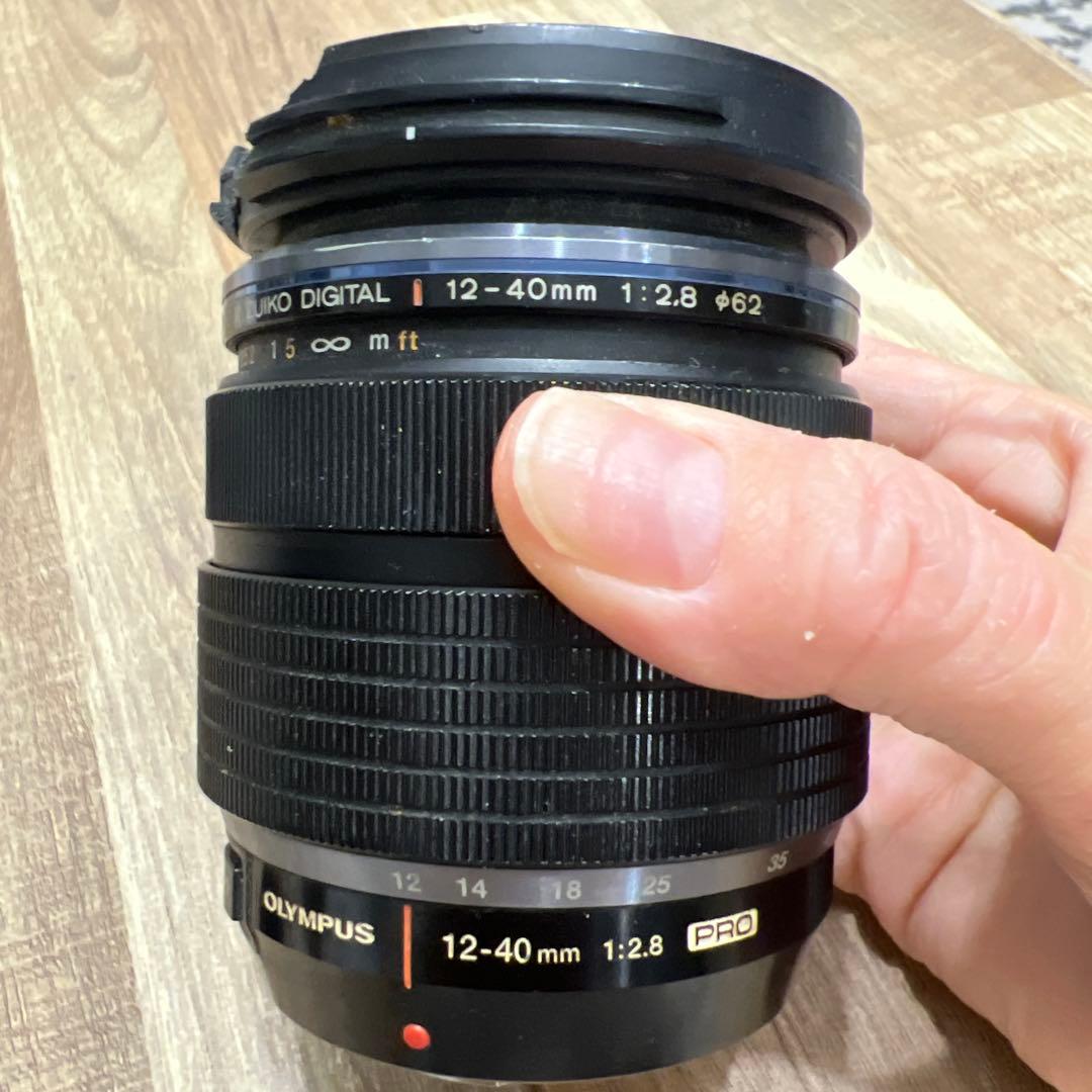 OLYMPUS 12-40mm f/2.8 PRO レンズ