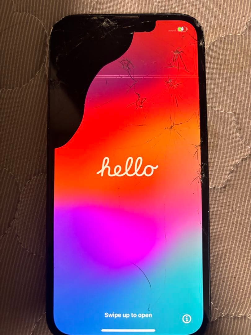 Apple iPhone 13 128GB画面ひび割れあり