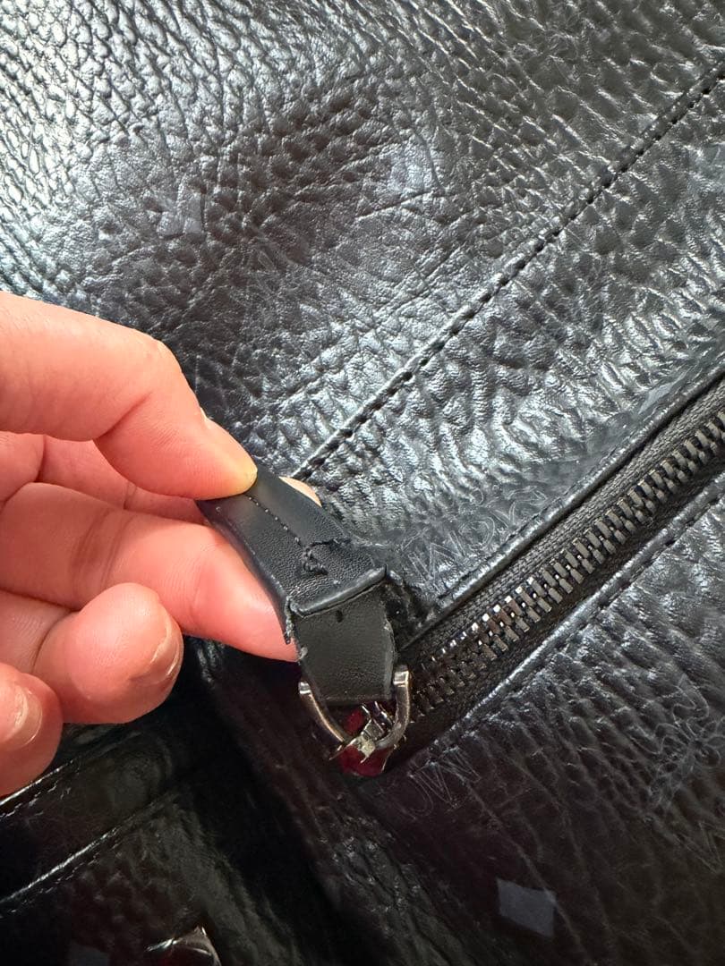 MCM スタッズ付き ブラック リュック