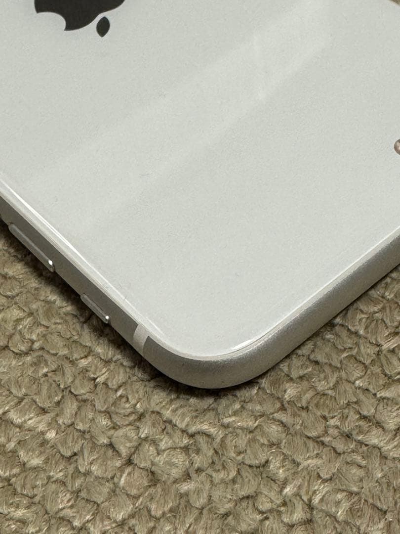 iPhone SE(第2世代) SIMフリー　64GB 白