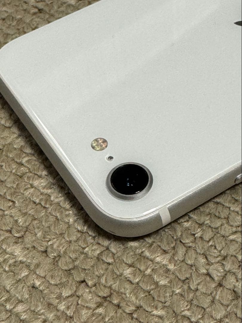 iPhone SE(第2世代) SIMフリー　64GB 白