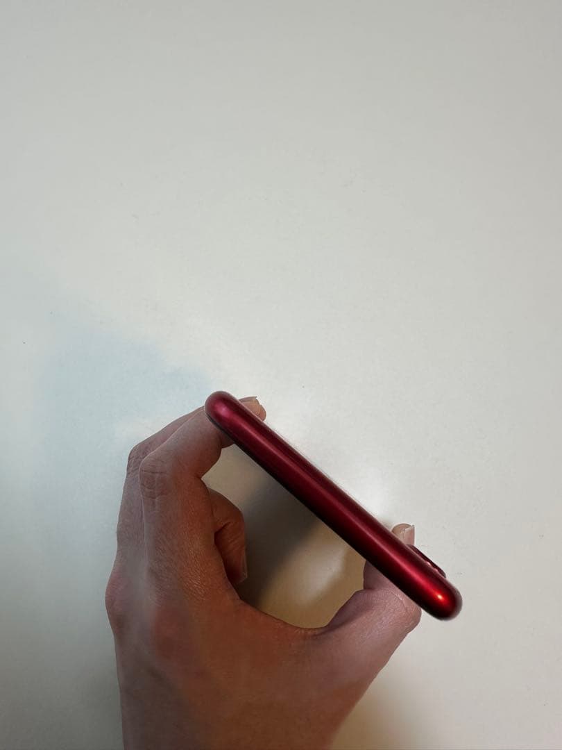 き*ん様 Apple iPhone SE (第2世代) レッド