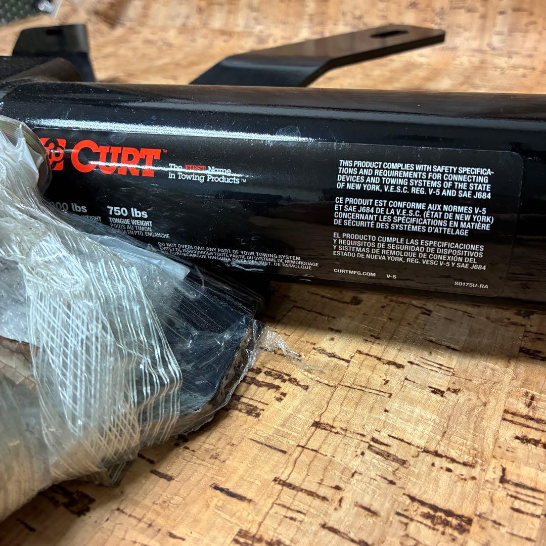CURT トレーラーヒッチ 2inchレシーバー￼/クラス3