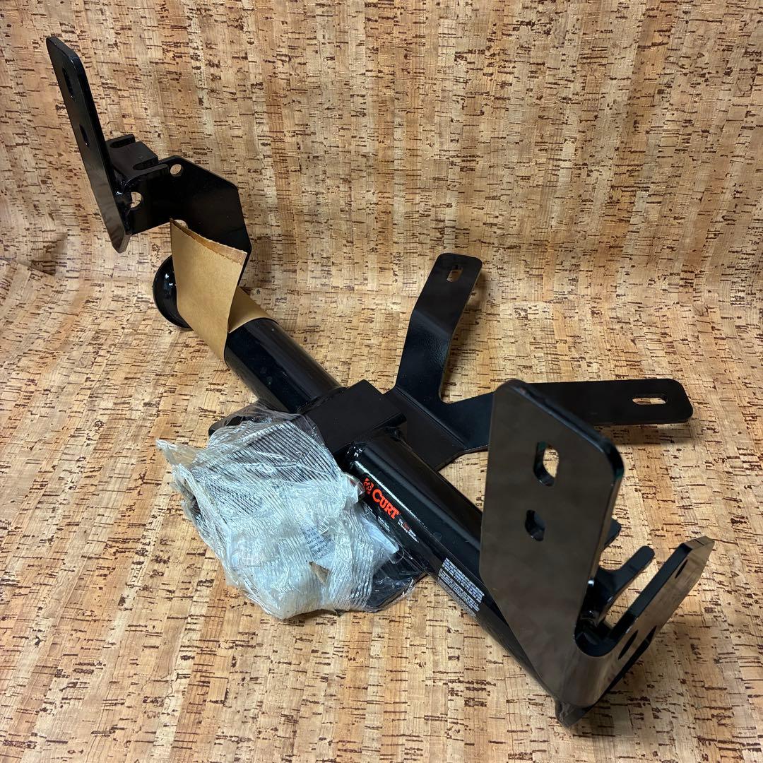 CURT トレーラーヒッチ 2inchレシーバー￼/クラス3